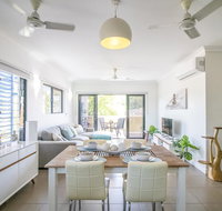 ZEN QUARTERS - The NOMADS PAD Near Nightcliff Markets  Sunset Foreshore - Hotel Accommodation