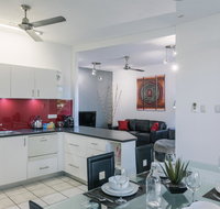 CitySide Apartment - 2 Bedroom with Private Courtyard - Hotel Accommodation