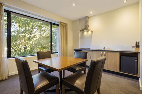 Crowne Plaza Canberra, An IHG Hotel - Hotel Accommodation 39