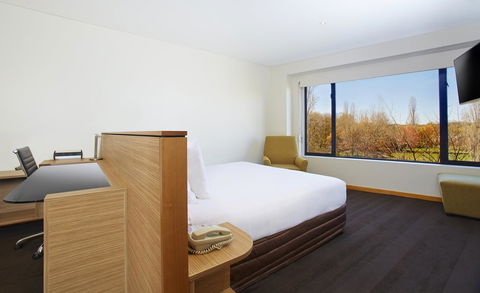 Crowne Plaza Canberra, An IHG Hotel - Hotel Accommodation 41
