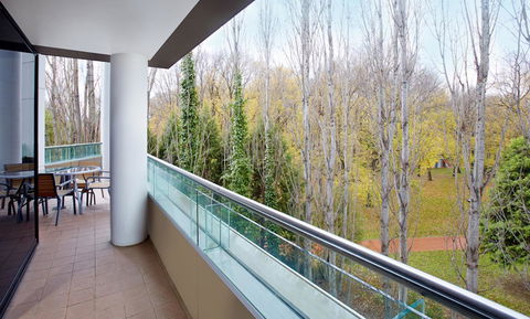 Crowne Plaza Canberra, An IHG Hotel - Hotel Accommodation 12