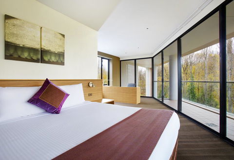 Crowne Plaza Canberra, An IHG Hotel - Hotel Accommodation 43