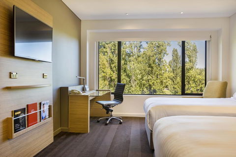 Crowne Plaza Canberra, An IHG Hotel - Hotel Accommodation 22