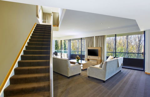 Crowne Plaza Canberra, An IHG Hotel - Hotel Accommodation 10