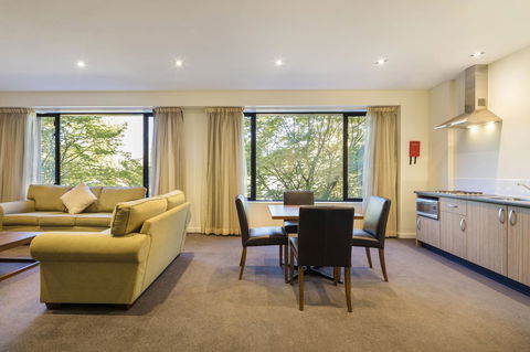 Crowne Plaza Canberra, An IHG Hotel - Hotel Accommodation 35