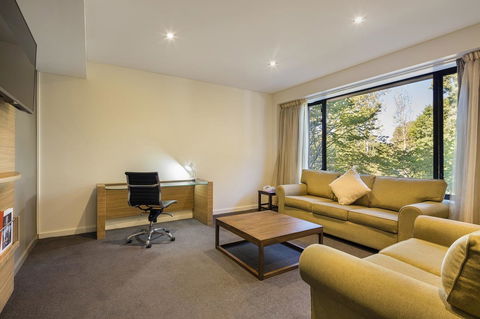 Crowne Plaza Canberra, An IHG Hotel - Hotel Accommodation 37