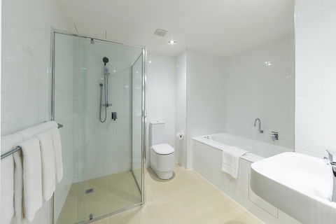 Crowne Plaza Canberra, An IHG Hotel - Hotel Accommodation 27