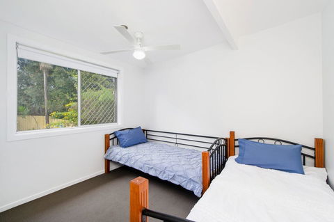BONNY BEACH HOUSE - Holiday Accomodation With Pool - Hotel Accommodation 3