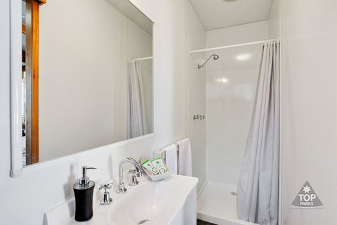 Boomerang Way Tourist Park - Hotel Accommodation 3