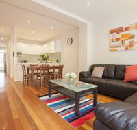 Boutique Stays - Melrose Terrace Townhouse in North Melbourne - Hotel Accommodation