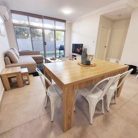 Brand New Family Friendly Apartment For 7 - Hotel Accommodation 3