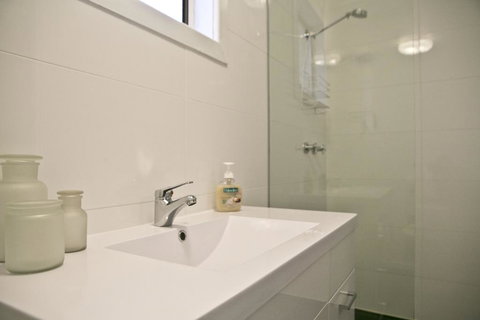 Breakaway Views Lia Place - Hotel Accommodation 3
