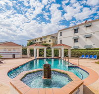 Breakers Block 1 unit 1- Pool in complex - across the road from the beach - Hotel Accommodation