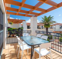 Breakers Block 3 - Unit 2 - Pool in complex - across the road from the beach - Hotel Accommodation
