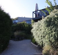 Breakers Holiday House - Hotel Accommodation