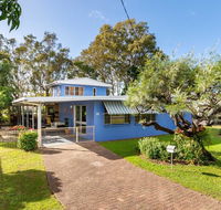 Bribie Beach House Waterfront directly across the road - Solander Esp Banksia Beach - Hotel Accommodation