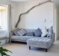 BRIGHT and airy TOP FLOOR apartment with FAB views - Hotel Accommodation