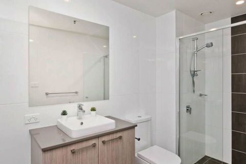 Bright, Modern, Stylish - Top Floor Apt - Woden - Hotel Accommodation 3