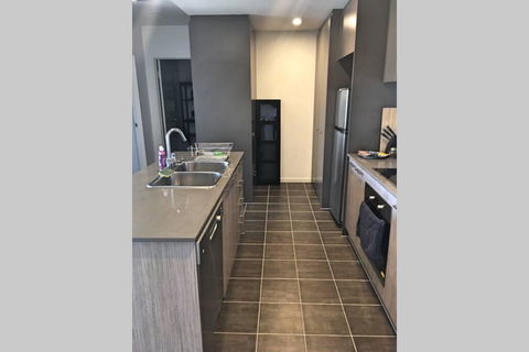 Bright, Modern, Stylish - Top Floor Apt - Woden - Hotel Accommodation 0