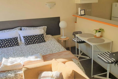 Brisbane City Resort Style Studio Waterfront Apartment - WINTER SPECIAL! - Hotel Accommodation 2