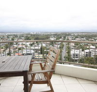 Broadwater Shores Waterfront Apartments - Hotel Accommodation