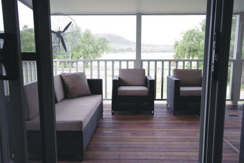 Broke Village Hideaway - Hotel Accommodation 2