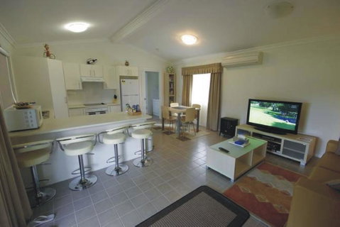 Broke Village Hideaway - Hotel Accommodation 3
