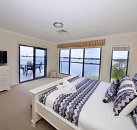 Brookwater- Waterfront on Lake Mulwala - Hotel Accommodation