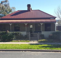 Browncoat Cottage Mudgee - Hotel Accommodation