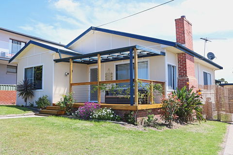 Bungo Beach House - Pet Friendly Home - Hotel Accommodation 0