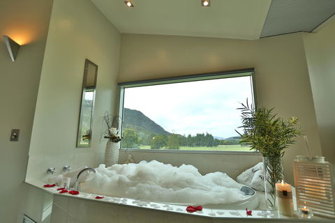 Bushland - Hotel Accommodation 3