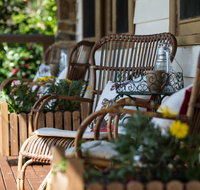 Buttercup Hill - Hotel Accommodation