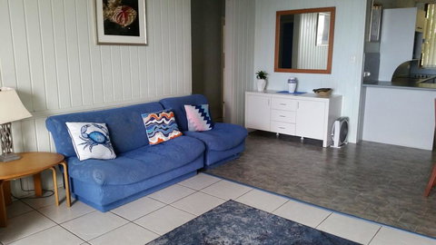 By The Sea Unit 3, 13 Esplanade, Kings Beach - Hotel Accommodation 2