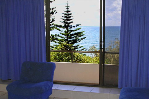 By The Sea Unit 3, 13 Esplanade, Kings Beach - Hotel Accommodation 0