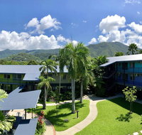 Cairns Adventure Lodge - Cook your own meals in your private Kitchen includes Dishwasher Washing Machine - Hotel Accommodation