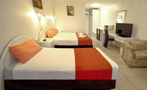 Calico Court Motel - Hotel Accommodation 1