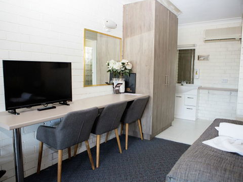 Cameo Inn Motel - Hotel Accommodation 2
