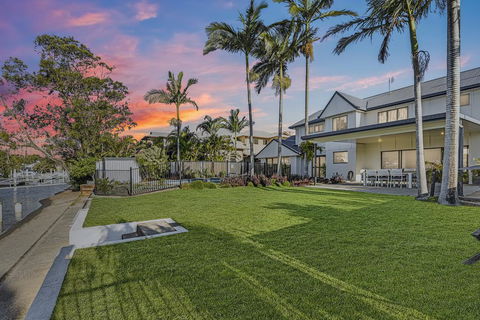 CANAL HOME NEAR MOOLOOLABA - Hotel Accommodation 0