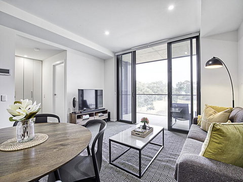 CANBERRA CHIC-hosted By:L'Abode Accommodation - Hotel Accommodation 2