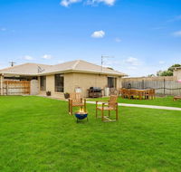 CAPEL Family Home large yard close to beach - Hotel Accommodation