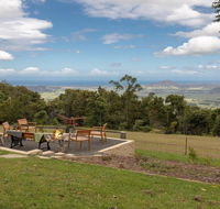 Captain's Lookout - elevated ocean views rural stay - Hotel Accommodation