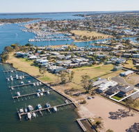 Captains Hideaway - Jetty Berth and Pet Friendly - Hotel Accommodation