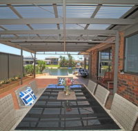 Carefree on Cormorant - Hotel Accommodation