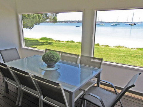 Casa Martins', 219 Foreshore Drive - Absolute Waterfront House - Hotel Accommodation 1