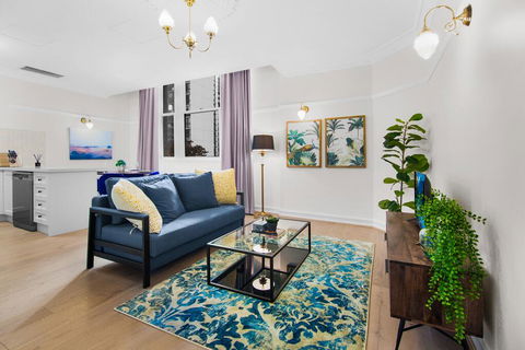 Central Apartment With Spacious Living And Dining - Hotel Accommodation 0