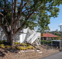 Central Cottage - Hotel Accommodation