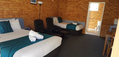 Centrepoint Motel Deniliquin - Hotel Accommodation 0
