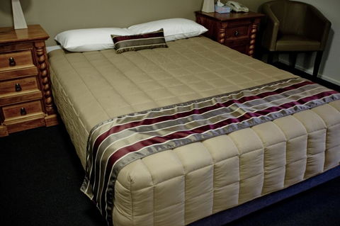 Centrepoint Motor Inn - Hotel Accommodation 2