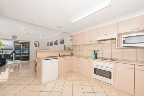 Champagne Apartment 2 - Hotel Accommodation 3