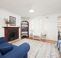 Charming Centrally Located 2 Bedroom Accommodation - Hotel Accommodation